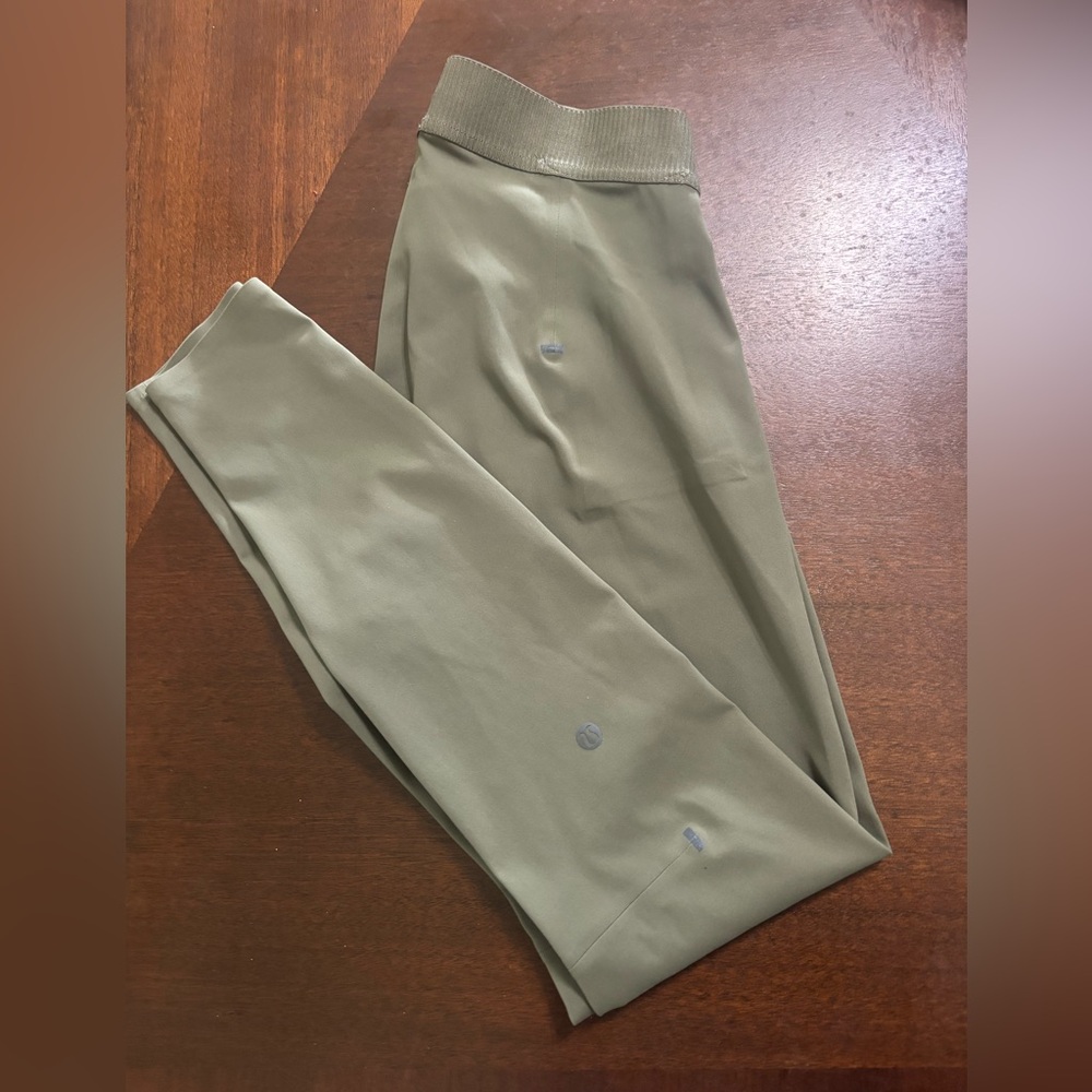 Lululemon men’s license to train tights